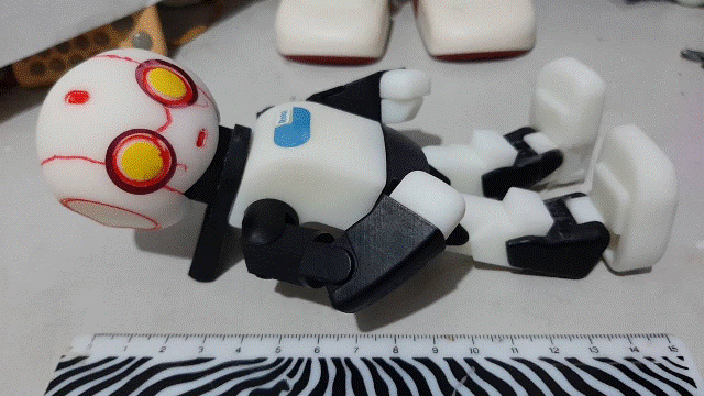 ROBI_可以動的ROBI_06_[可以動的ROBI列印3D以200%輸出]組合後大約16公分高